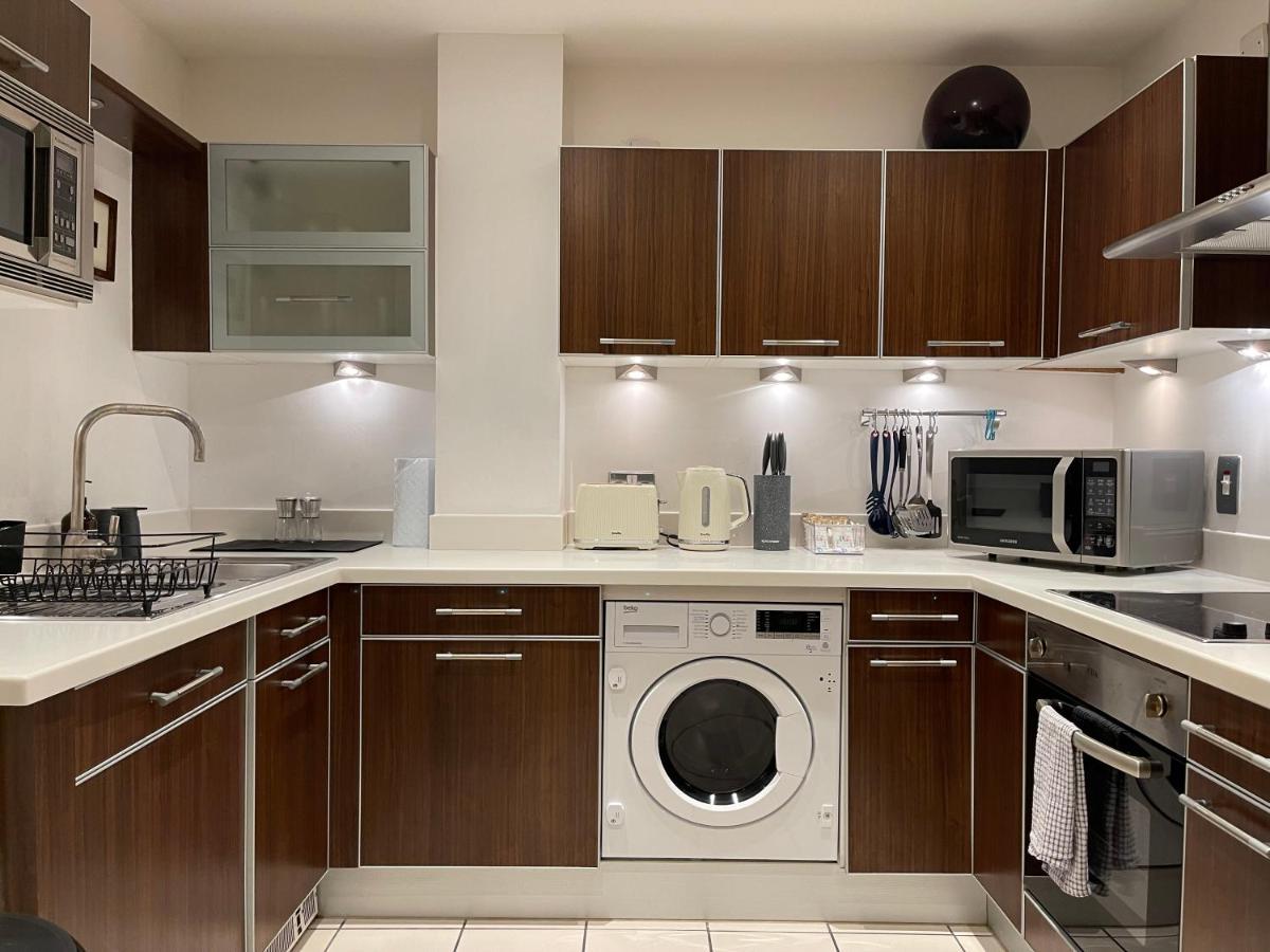 Stunning Westminster Apartment - 9 Albert Лондон Екстер'єр фото